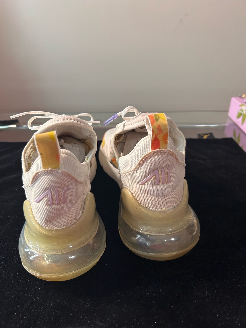 Nike Air Max 270 Sneakers. Womens